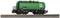 Wagon-citerne vert de la marque BP sur un réseau ferroviaire miniature, vue détaillée des inscriptions et du châssis.