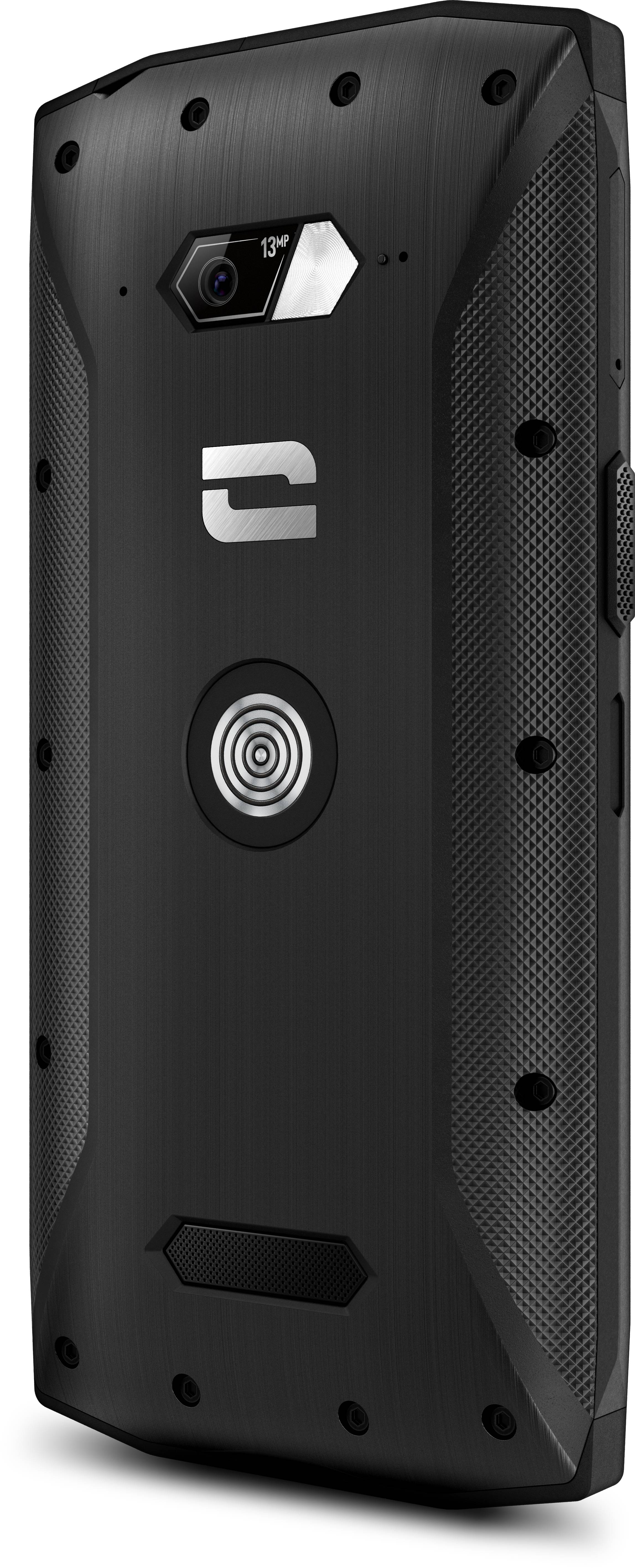 Un smartphone noir robuste avec un objectif de caméra et un logo distinctif au dos, conçu pour être utilisé dans des environnements difficiles.