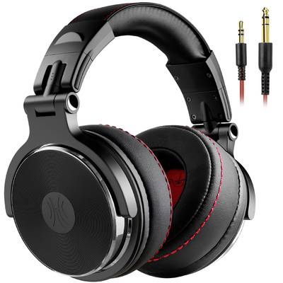 Casque audio circumauriculaires noirs avec coutures rouges et câble amovible comprenant une fiche jack de 3,5 mm et une fiche de 6,35 mm.