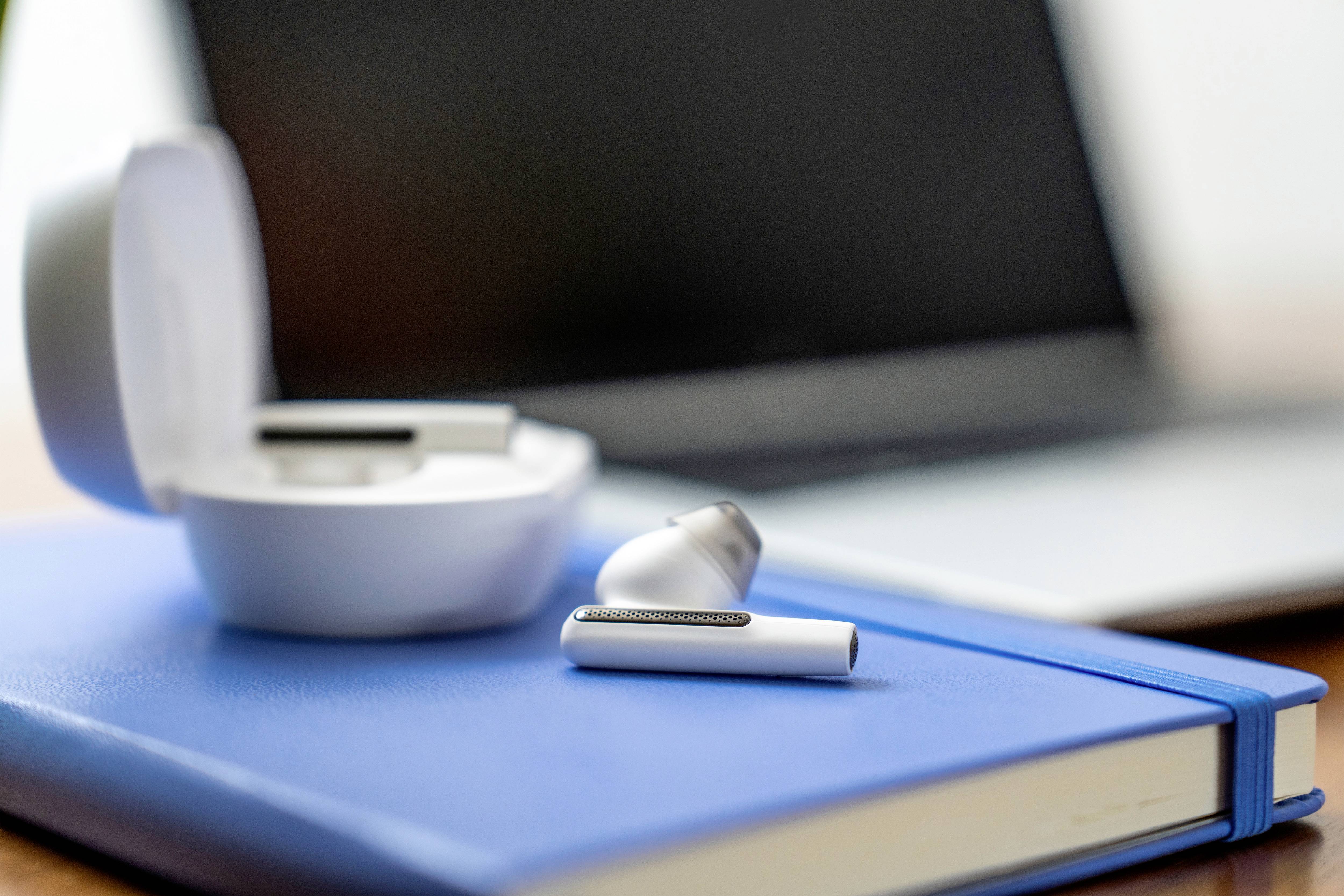POLY Voyager Free 60+ UC écouteur+boite tactile Blanc USB-A-8