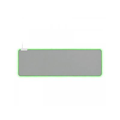 Sous-main gris rectangulaire avec bord lumineux à LED vertes et un câble de charge en haut à gauche. Idéal pour les environnements de travail éclairés.