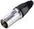 Connecteur d'un câble audio, connu sous le nom de connecteur XLR, en argent et noir. Couramment utilisé pour les connexions audio professionnelles.