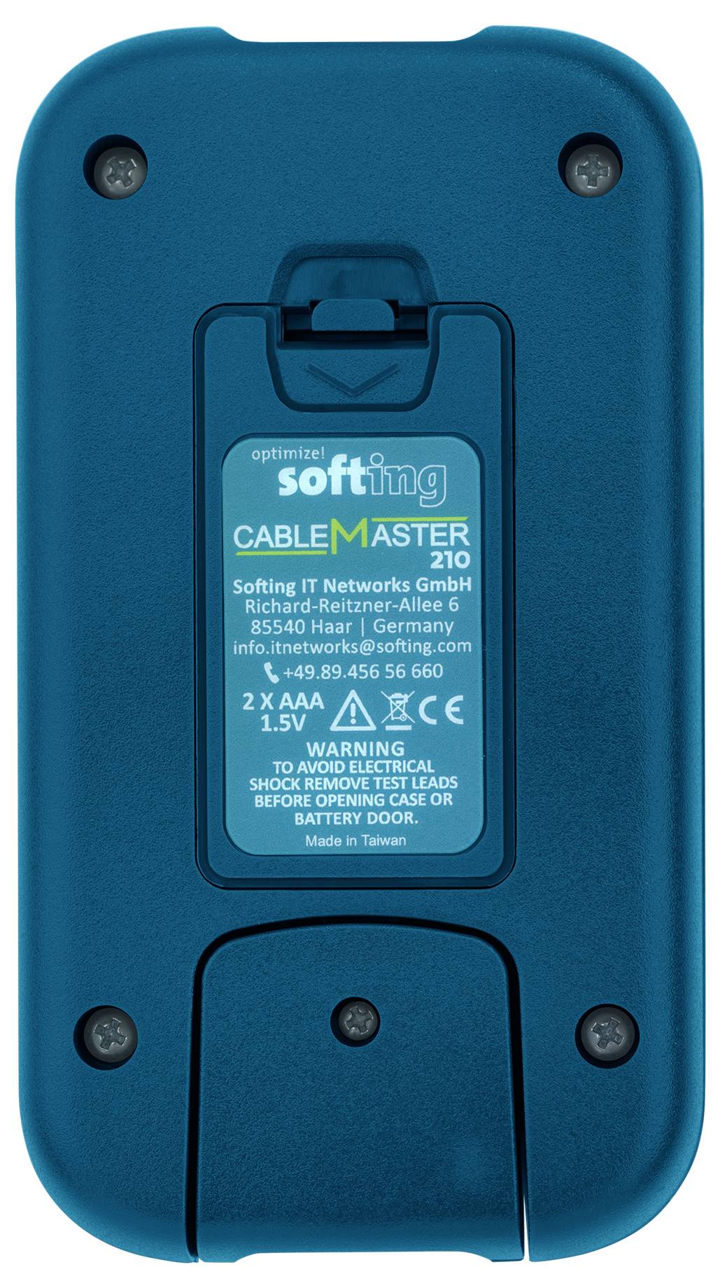 Arrière d'un testeur de câbles Softing CableMaster 210 bleu avec étiquette et quatre vis, montrant le panneau d'accès au compartiment des piles.