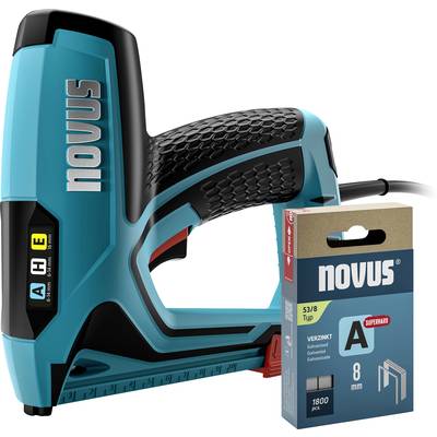 'Agrafeuse électrique Novus à poignée ergonomique, à côté d'une boîte d'agrafes de 8 mm.'