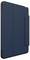 Etui folio bleu foncé pour tablette avec rabat latéral et couverture avant, présenté fermé sur fond blanc.