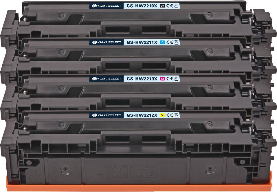 Quatre cartouches d'imprimante empilées dans les couleurs noir, cyan, magenta et jaune, avec des étiquettes codées par couleur sur la face avant.