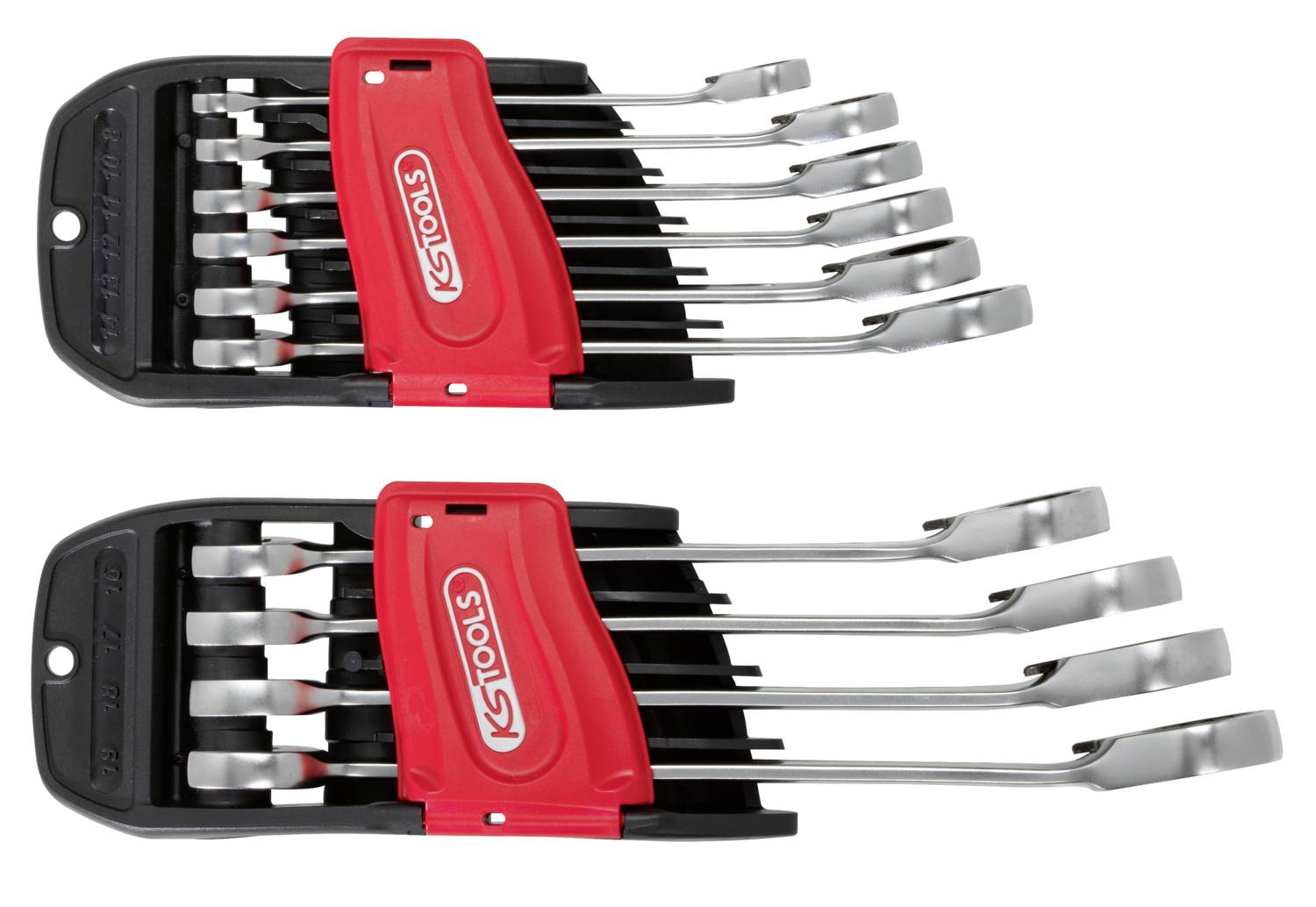 Deux jeux de clés à fourche en supports rouges et noirs, alignés et posés sur le côté. Le nom de marque 'KS TOOLS' est visible.