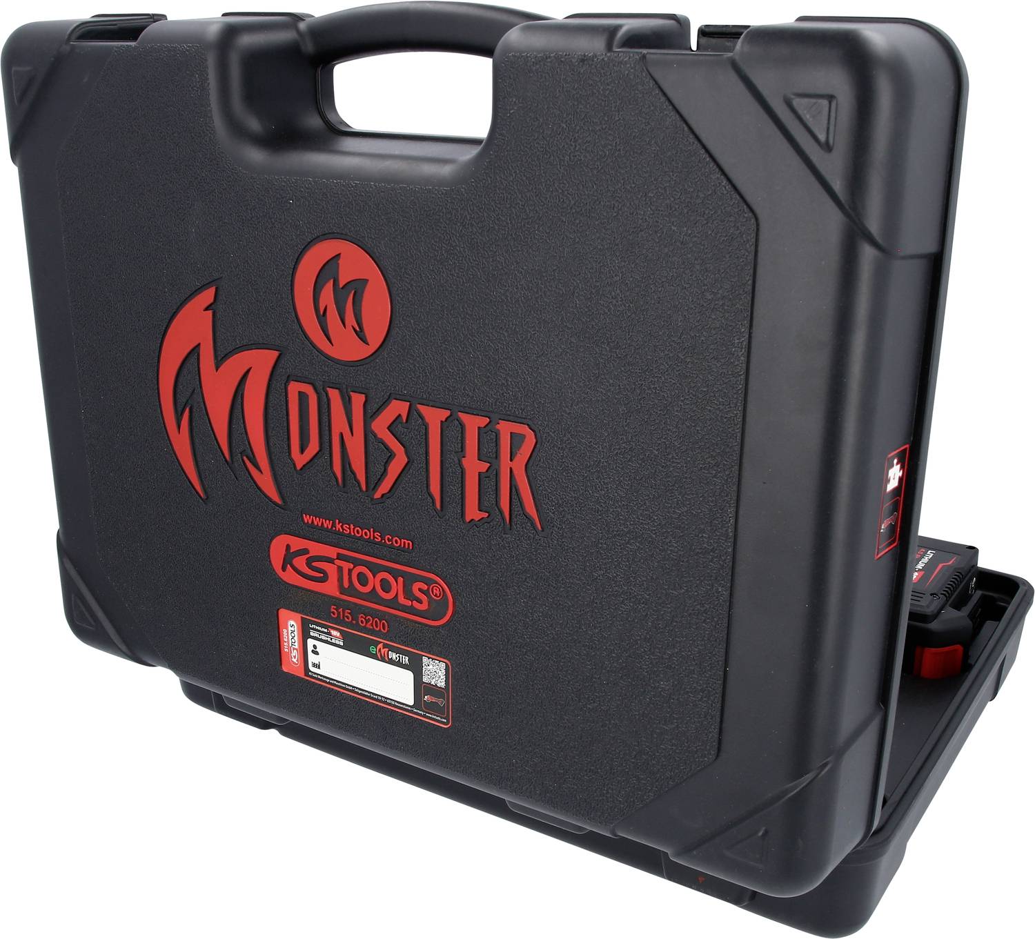 Coffre à outils noir avec logo 'Monster' rouge et emblème 'KS Tools', partiellement ouvert, montrant une batterie de visseuse sans fil.