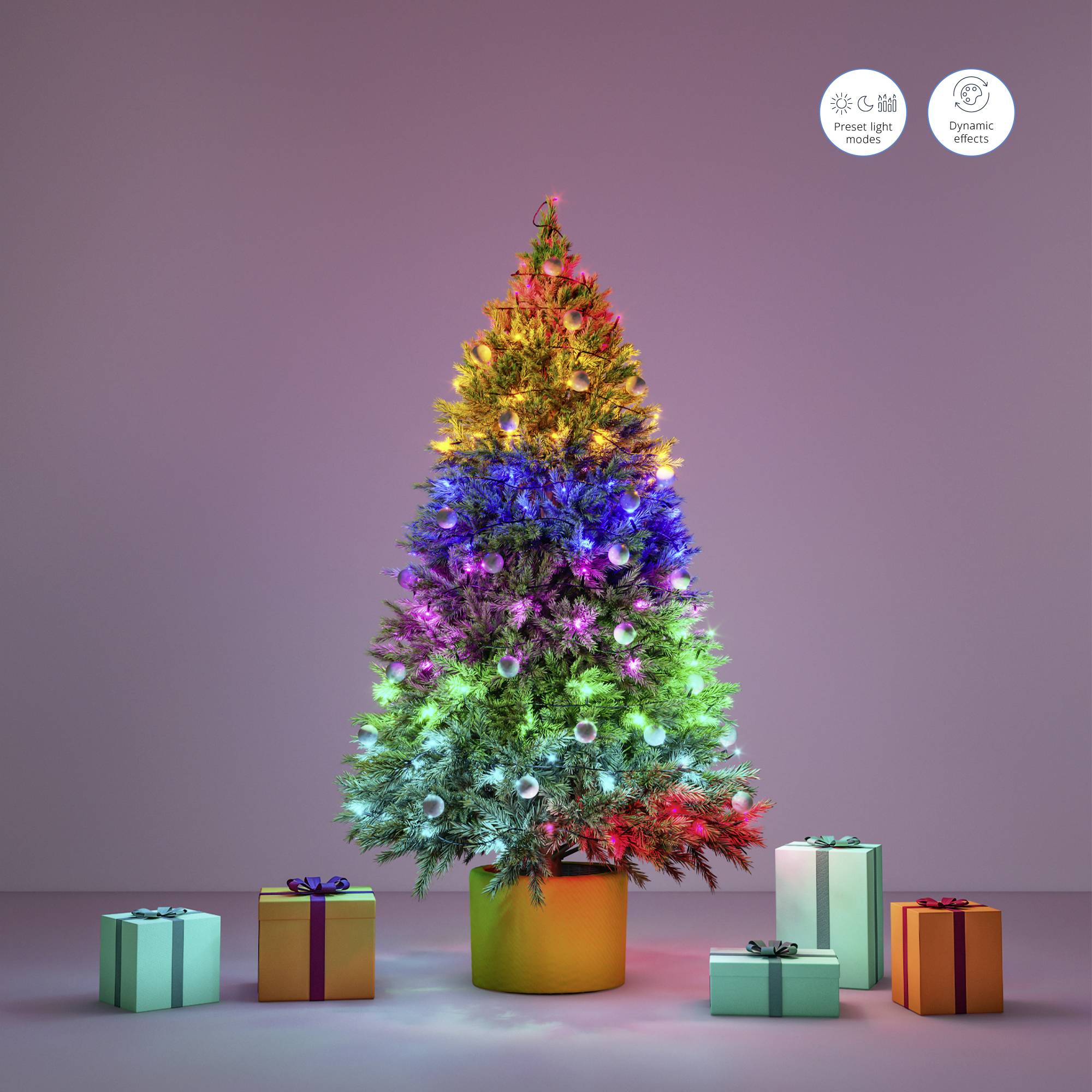 Un sapin de Noël aux lumières colorées se dresse dans une pièce, entouré de plusieurs cadeaux aux couleurs variées.