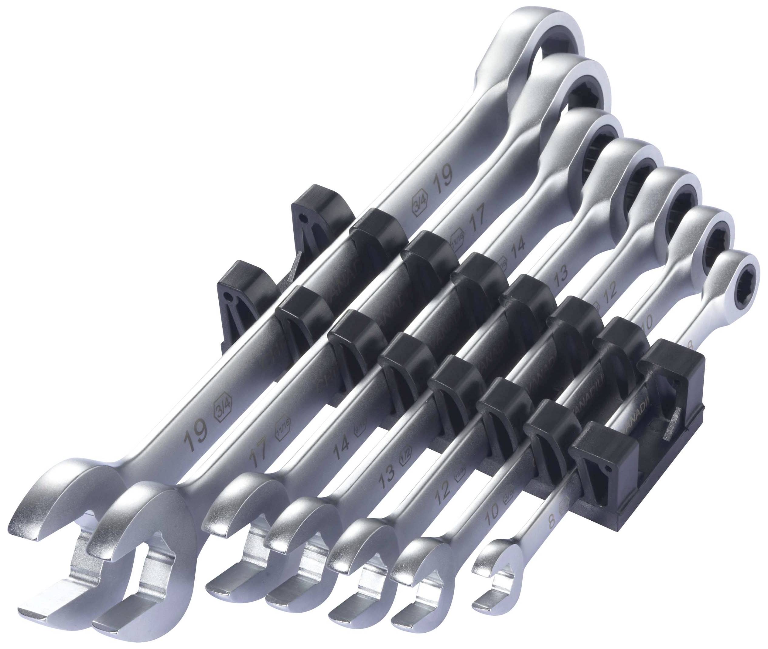 Jeu de six clés à cliquet en argent de différentes tailles, rangées dans un support noir.