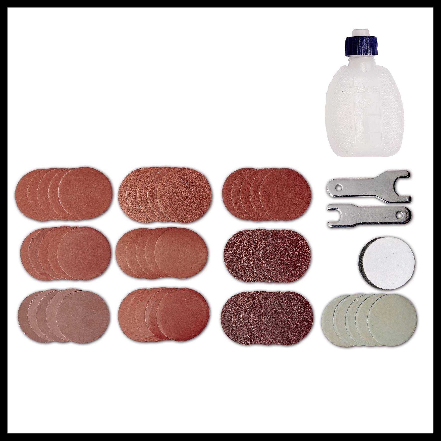 Ensemble de papier de verre de différentes granulométries, accompagné d'une petite bouteille en plastique et de deux clés métalliques ; destiné aux travaux de polissage.