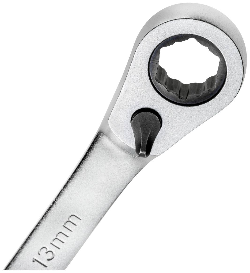 Clé à cliquet en gros plan, taille 13 mm, avec levier de commutation pour changer le sens du couple de rotation.