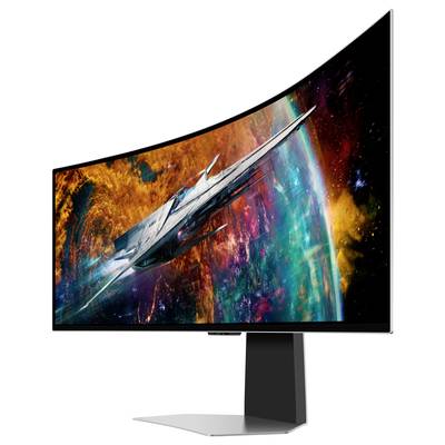 Un moniteur incurvé affiche un vaisseau spatial volant devant un fond spatial coloré. L'image souligne la vue immersive.