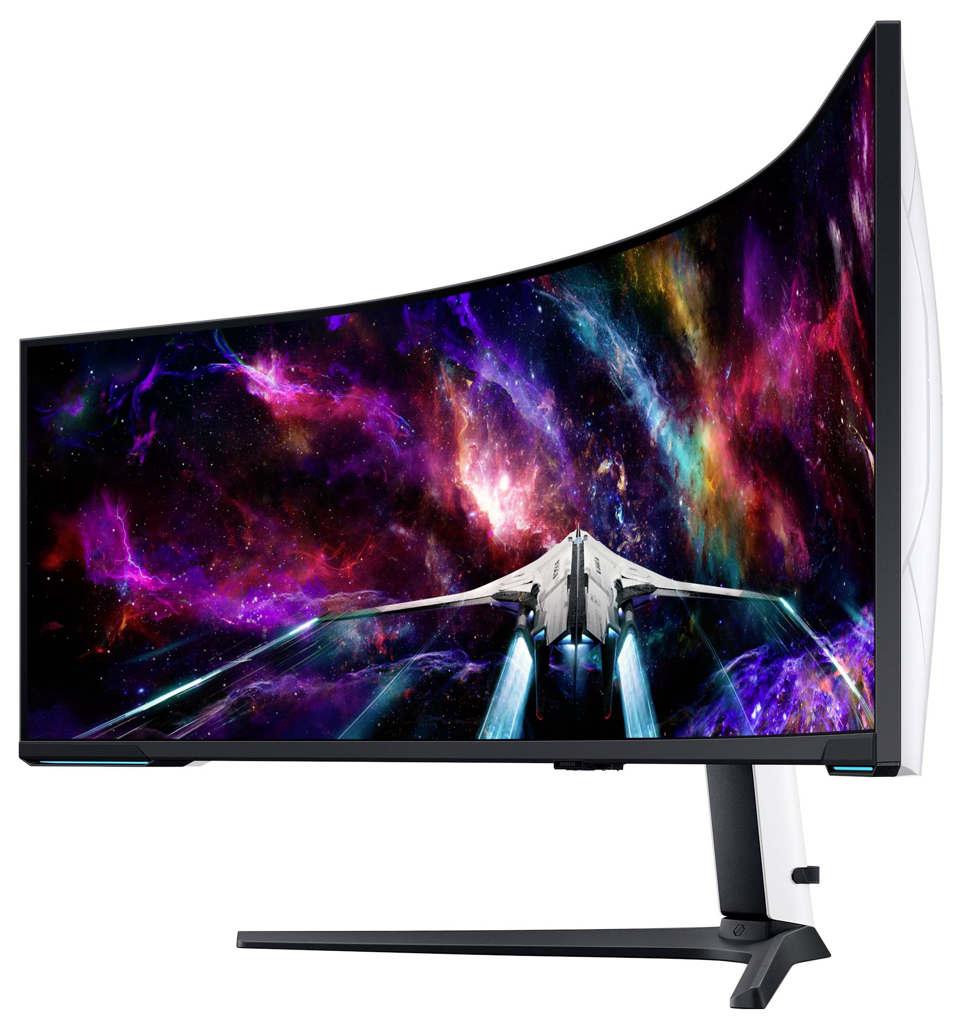 Un moniteur de gaming incurvé affichant un vaisseau spatial volant devant un fond spatial coloré.