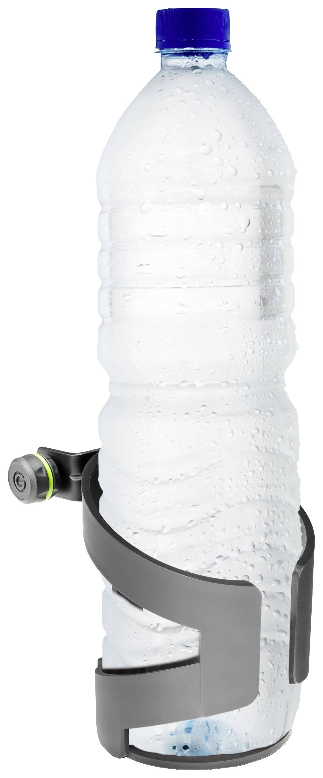 Une bouteille d'eau transparente avec un bouchon bleu est placée dans un support noir.