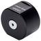 Un adaptateur rond noir avec l'inscription 'STECKER male contact' sur la surface, montrant un élément de fixation.