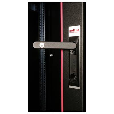Une serrure de poignée de porte noire pour un rack serveur Roline avec une bande rouge et un trou de serrure, montée sur un boîtier métallique noir.