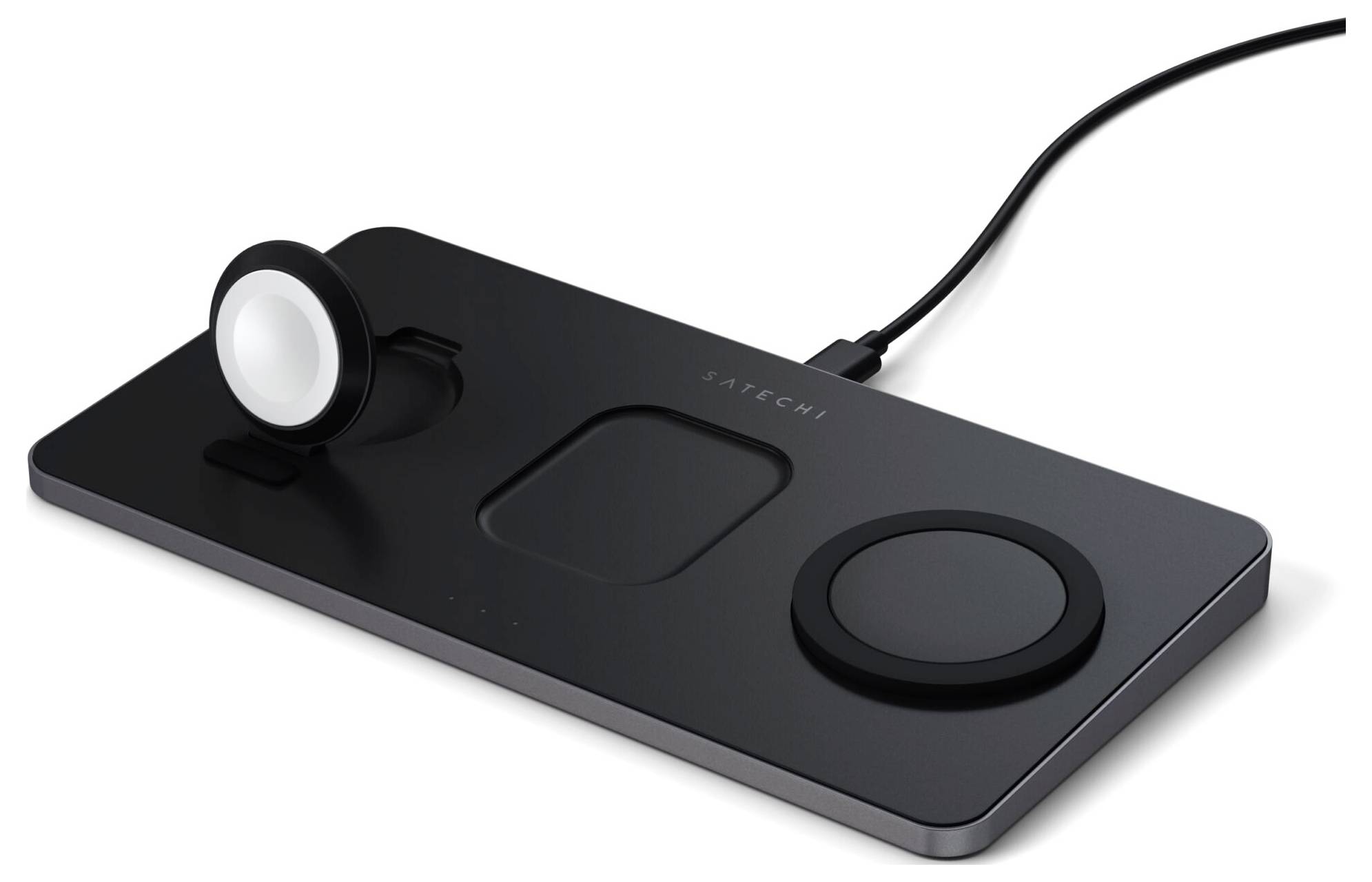 'Tapis de charge noir sans fil avec trois emplacements de charge et câble connecté, adapté aux smartphones, montres et écouteurs.'