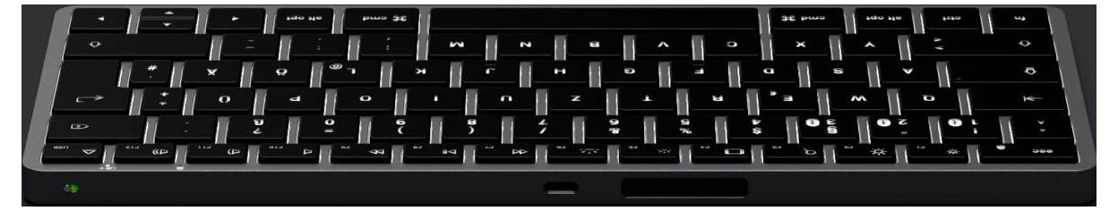 Clavier d'ordinateur noir sans fil avec disposition QWERTZ, au premier plan.