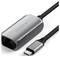 Un adaptateur Ethernet 'Satechi' avec une fiche USB-C et un câble tressé, adapté aux connexions réseau pour les appareils USB-C.