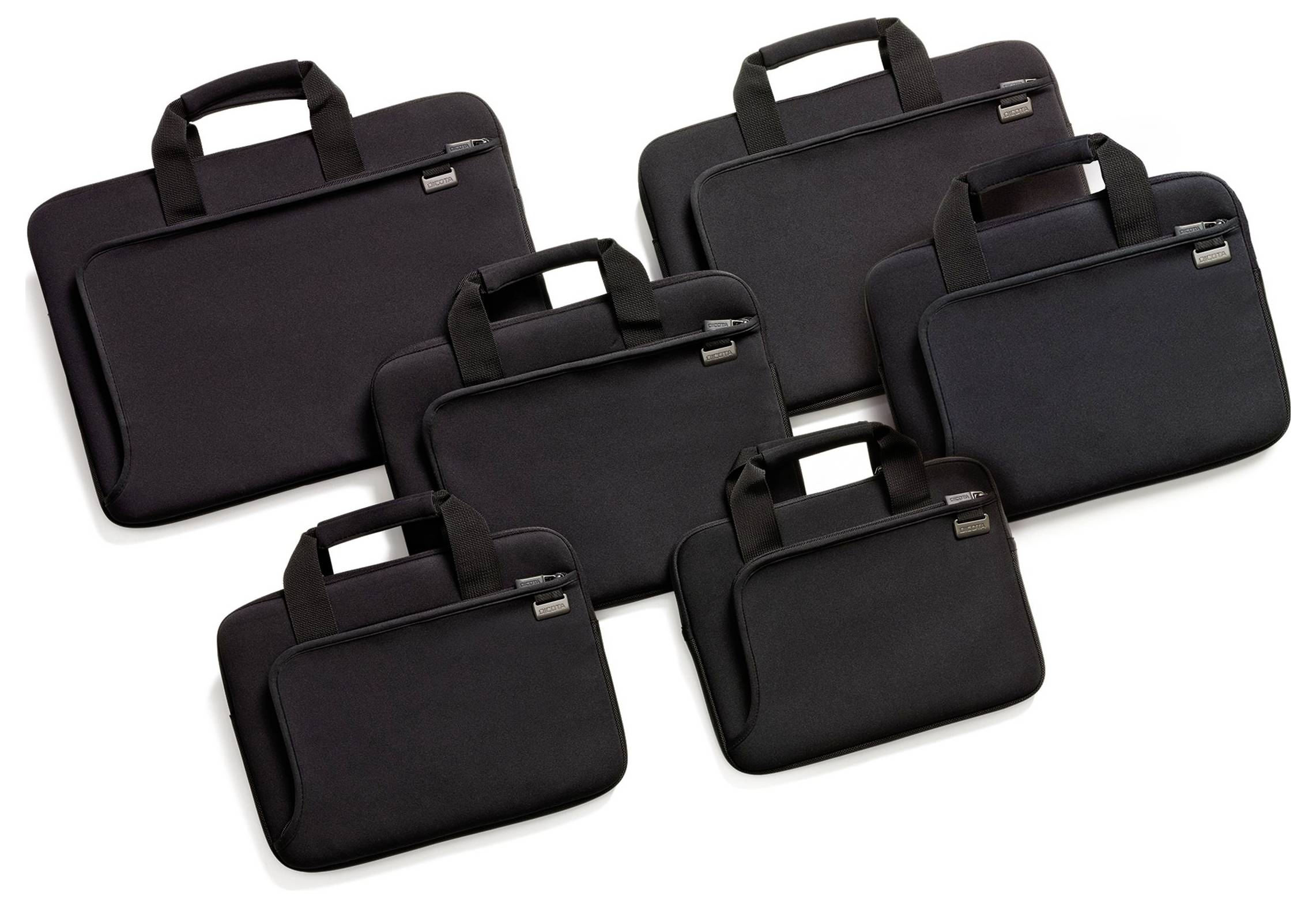 Six sacs pour ordinateurs portables noirs de différentes tailles, disposés côte à côte.