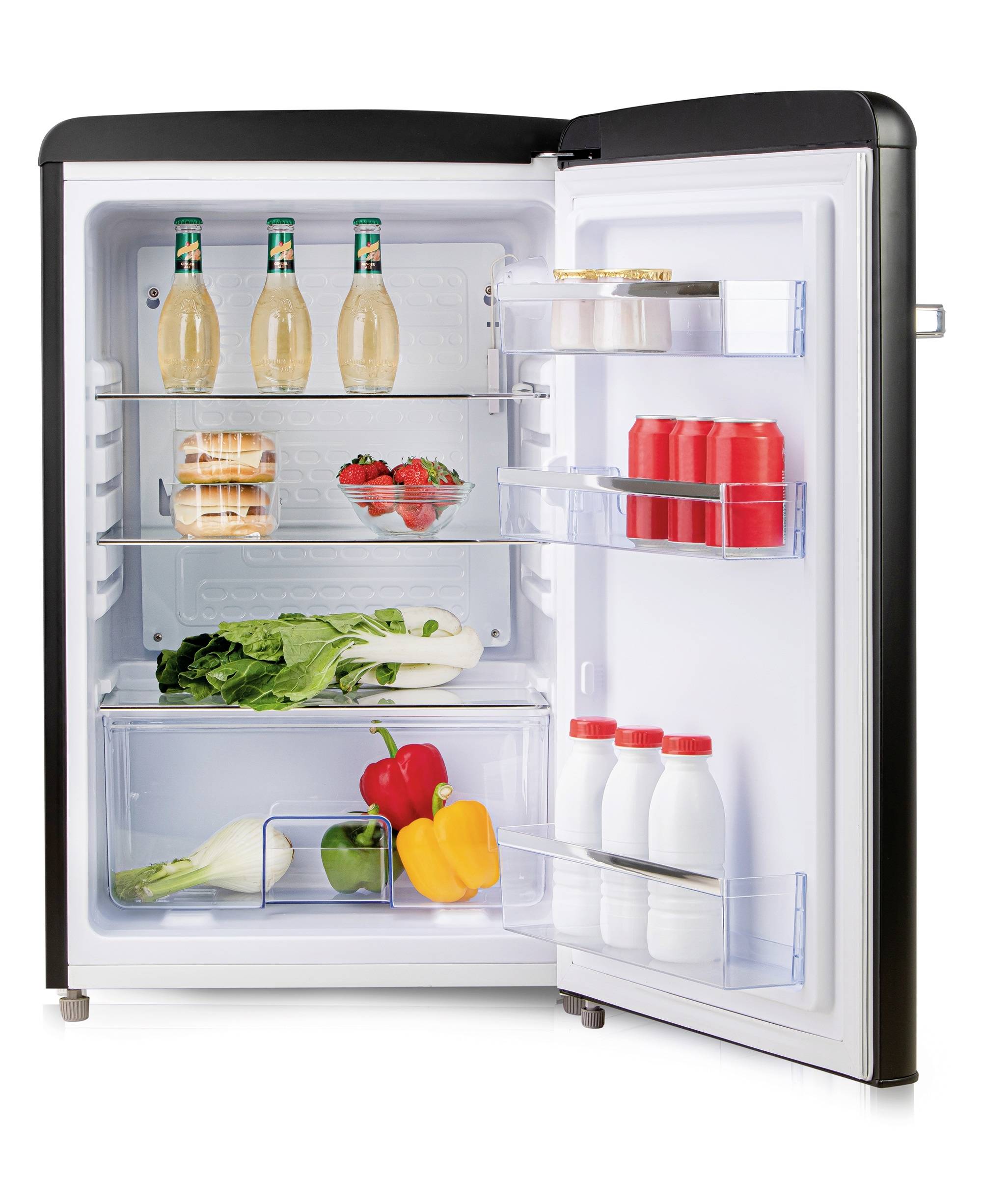 Un réfrigérateur ouvert, rempli de boissons, de fruits, de légumes et de produits laitiers sur différentes étagères.