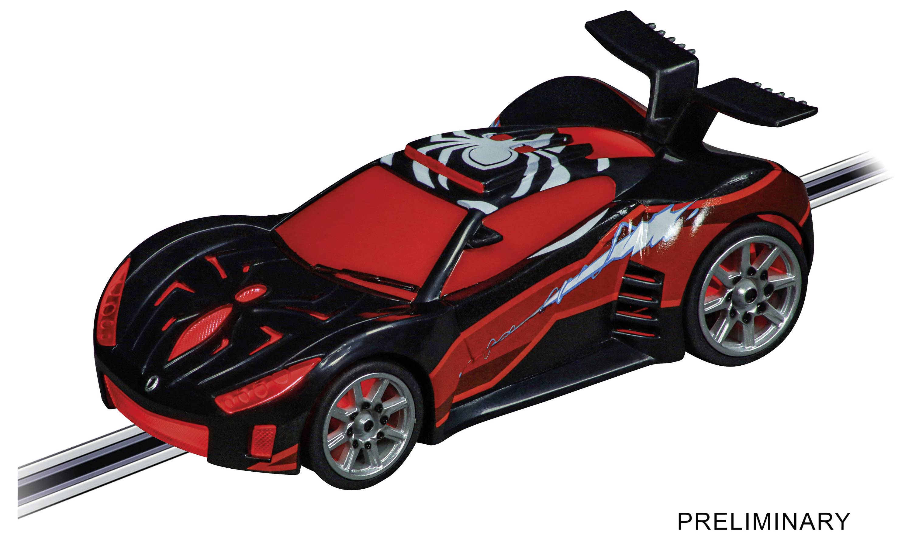 Une voiture miniature noire et rouge avec un motif de flammes et un aileron roule sur une piste. En arrière-plan, l'inscription 'Preliminary'.