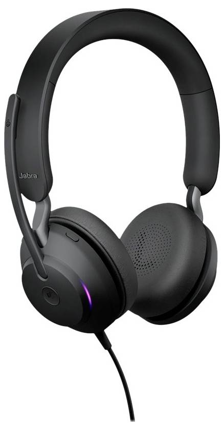 Un casque filaire noir avec perche micro, adapté aux appels téléphoniques ou aux vidéoconférences, sur fond blanc.