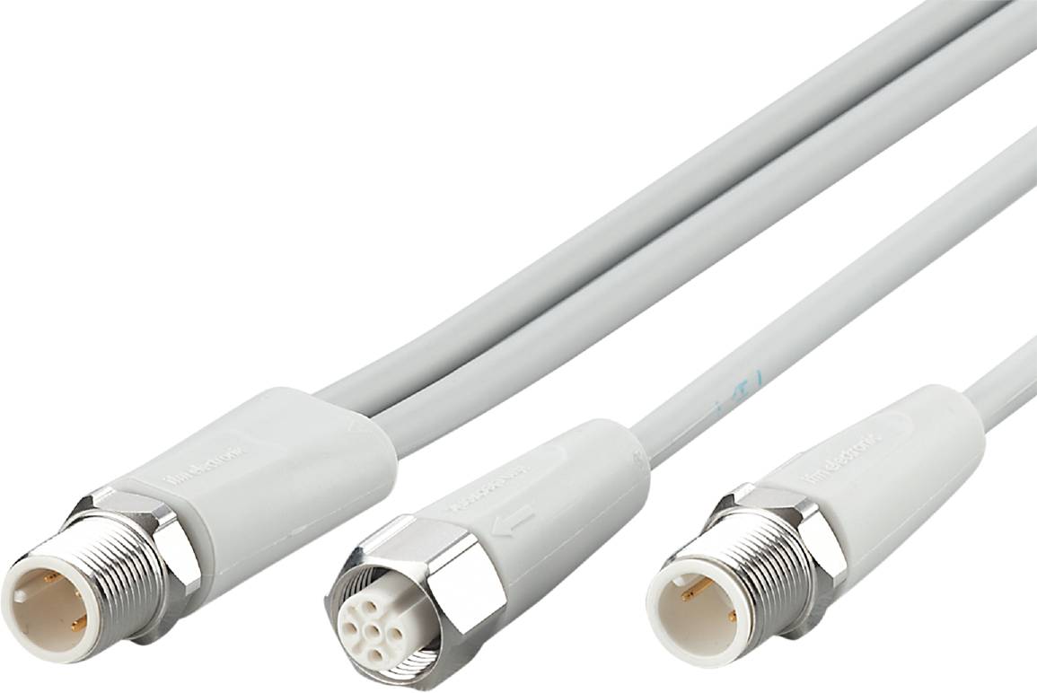 Deux câbles coaxiaux blancs avec des connecteurs métalliques, utilisés pour la connexion de signaux d'antenne ou de modems Internet.