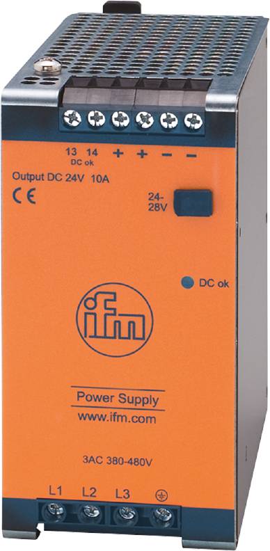 Un bloc d'alimentation orange de 'ifm' portant l'inscription 'Output DC 24V 10A' et un bouton indiquant '24-28V DC ok'.