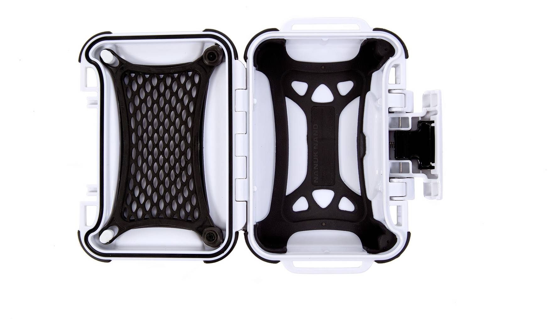 Étui de protection ouvert, rectangulaire, doté d'un cadre en plastique robuste et d'un motif quadrillé, adapté au transport sécurisé de petits objets.