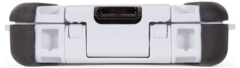 Un appareil blanc et compact avec des coins en caoutchouc noir. Il a un couvercle et semble portable.