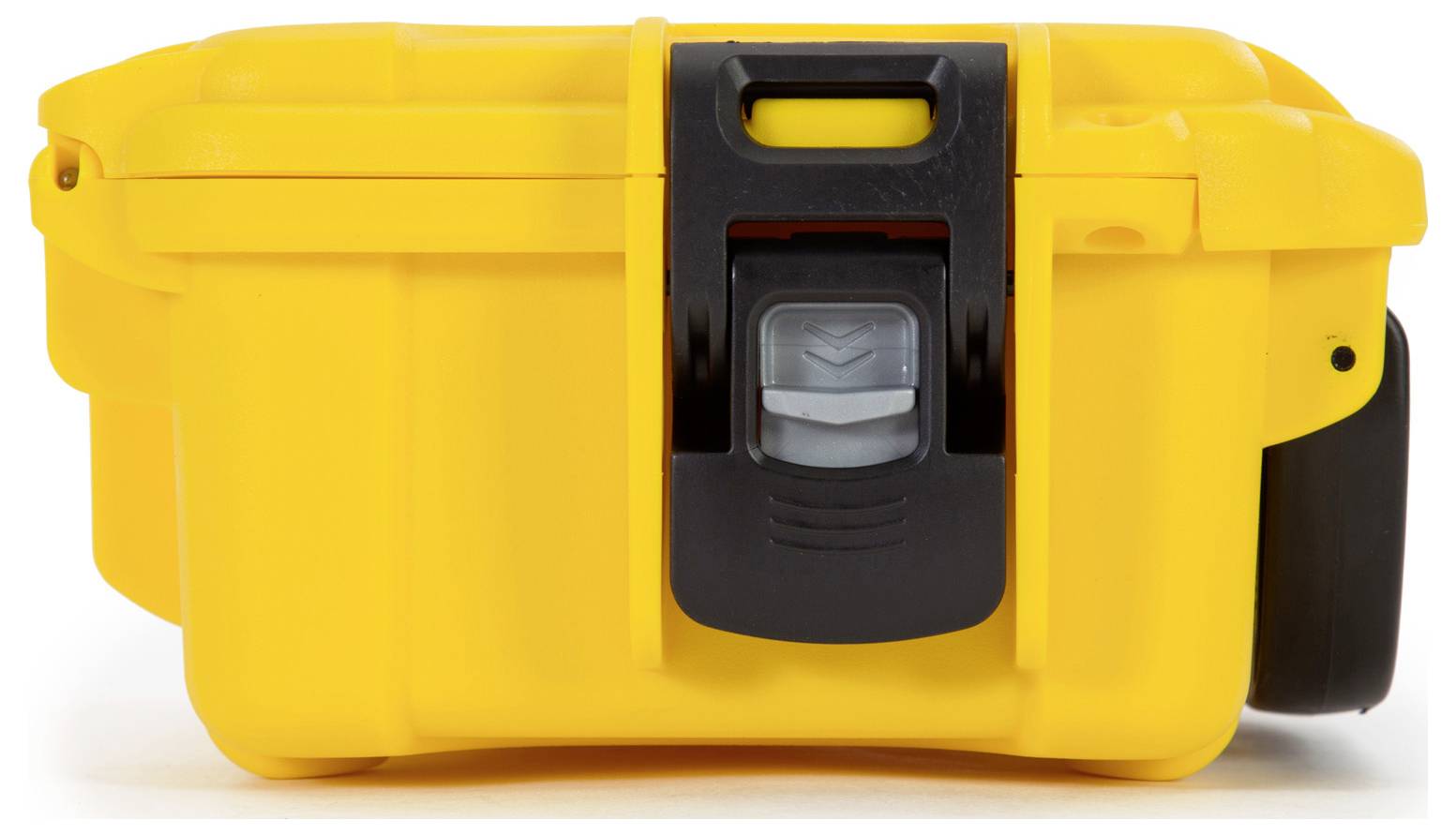 Étui en plastique jaune, fermé, avec un verrou noir ; adapté pour le rangement et la protection de petits objets.