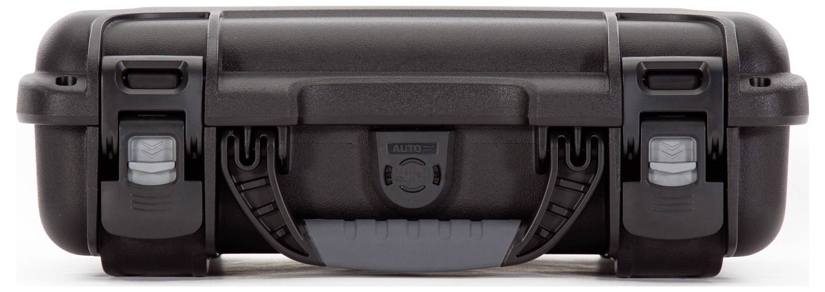 Valise noire en plastique robuste avec deux fermetures et une large poignée. Adaptée au transport sécurisé d'objets fragiles.