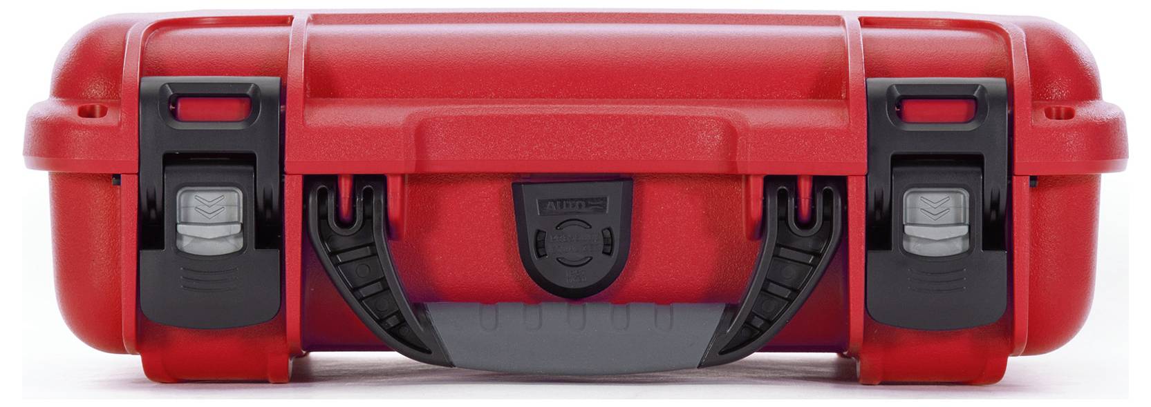 Un coffret de transport rouge, robuste, doté de deux fermetures noires et d'une poignée de transport à l'avant.