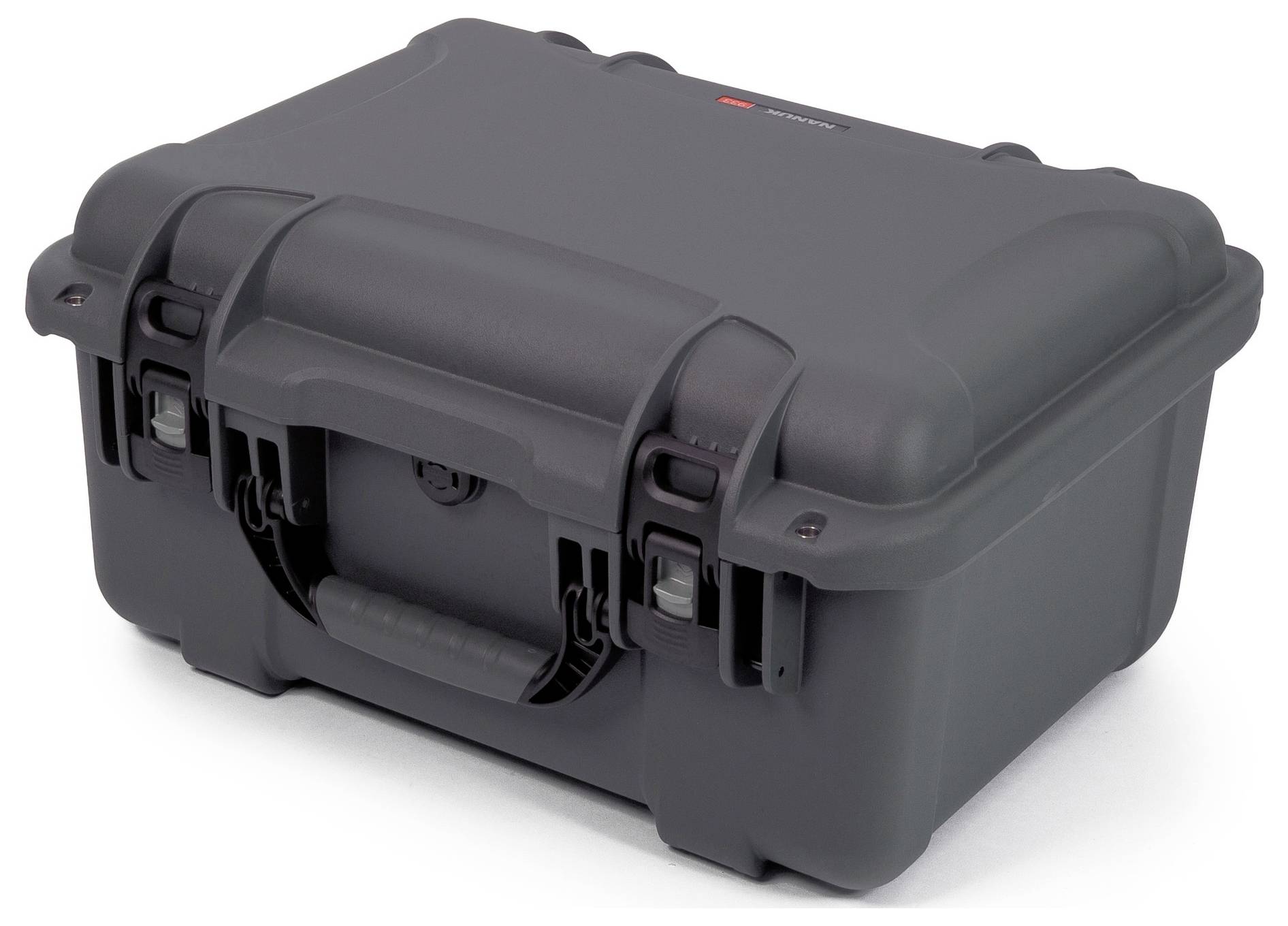 Une valise en plastique noir, robuste, avec une poignée et des fermoirs, adaptée au transport sécurisé d'objets fragiles.