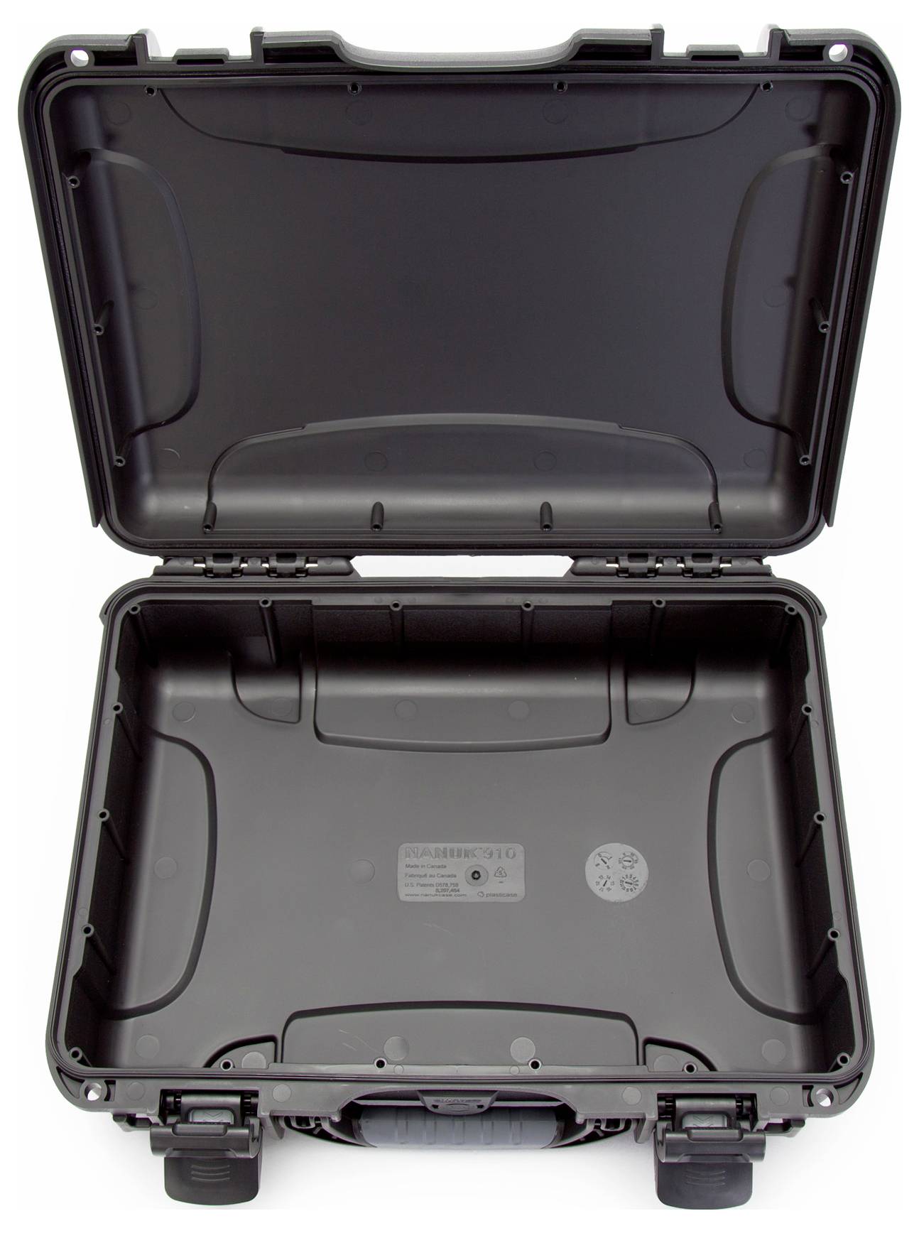 Une valise noire ouverte, vide, avec un boîtier robuste et un intérieur en mousse. Idéale pour le transport d'équipements fragiles.