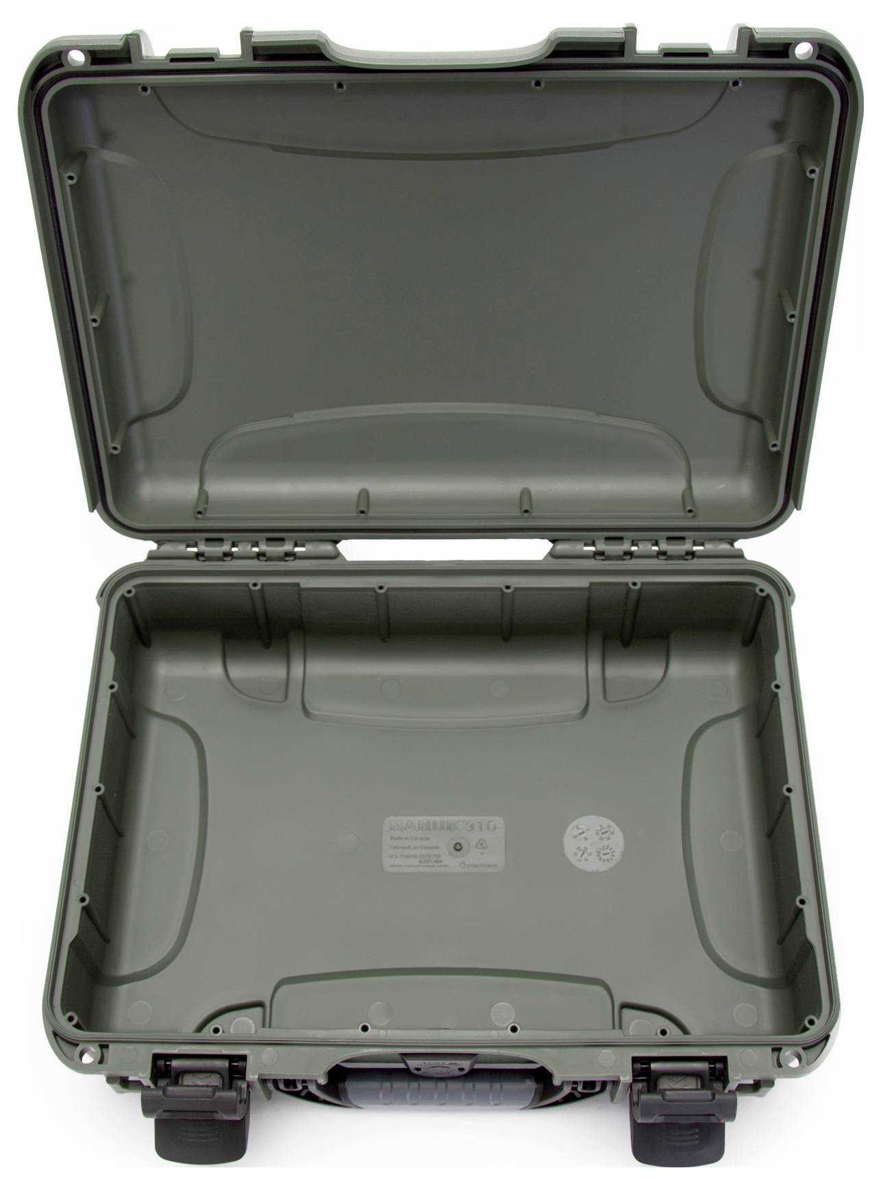 Mallette de protection ouverte et vide, fabriquée en matériau robuste, conçue pour le rangement sécurisé d'appareils et d'équipements sensibles.