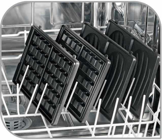 Les plaques de gaufres sont nettoyées dans le lave-vaisselle. Elles sont placées verticalement dans le bac inférieur entre les supports.