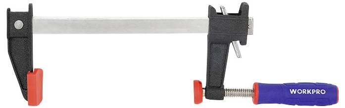 Une serre-joint avec un cadre noir et une poignée rouge. Marquée 'WORKPRO' sur la poignée bleue. Utilisée pour fixer des pièces.