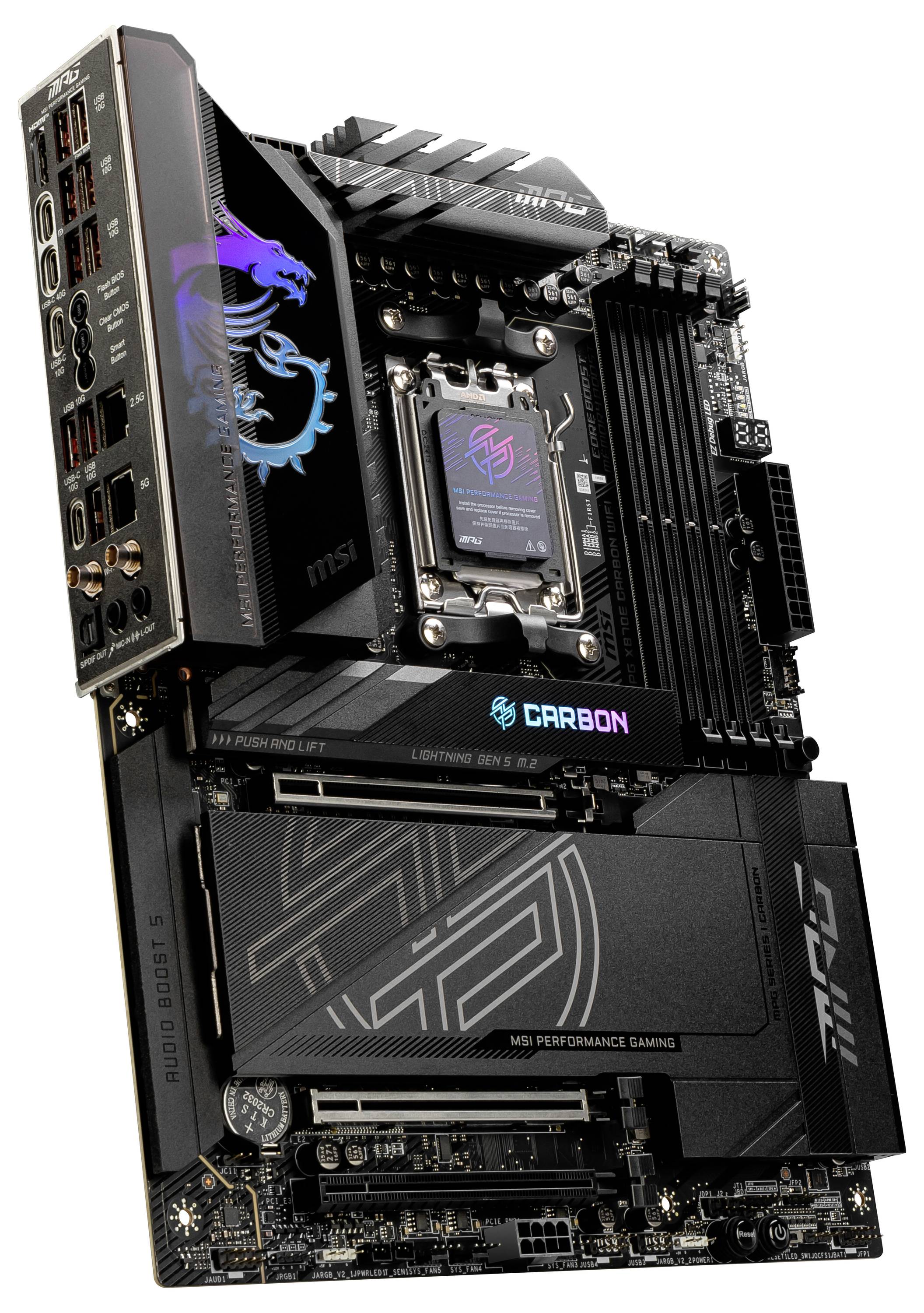 Carte mère gaming noire avec des accents colorés. Plusieurs emplacements PCIe, banques de RAM et connecteurs. Logo MSI visible.