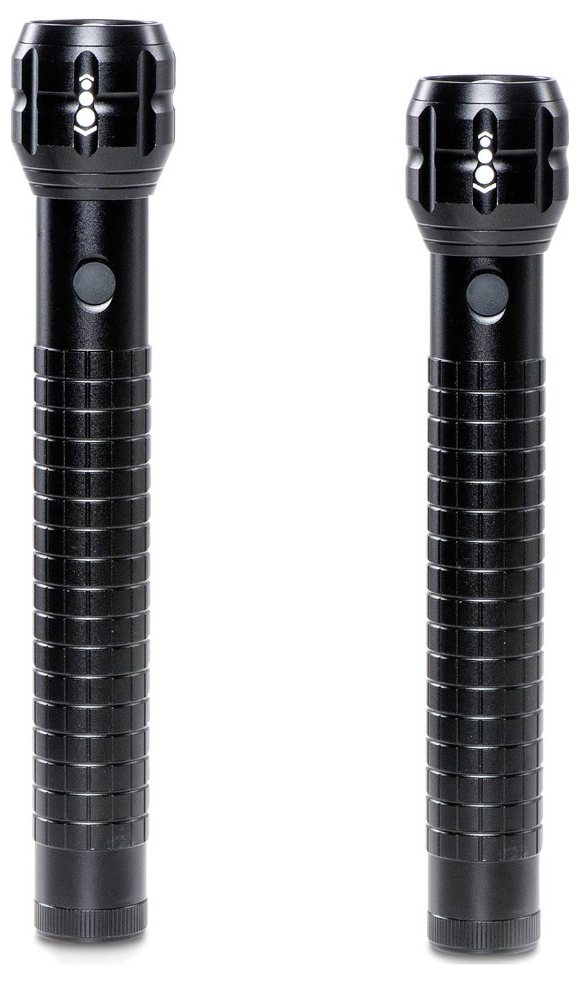 Deux lampes de poche noires avec une poignée striée sont placées verticalement côte à côte devant un fond blanc.