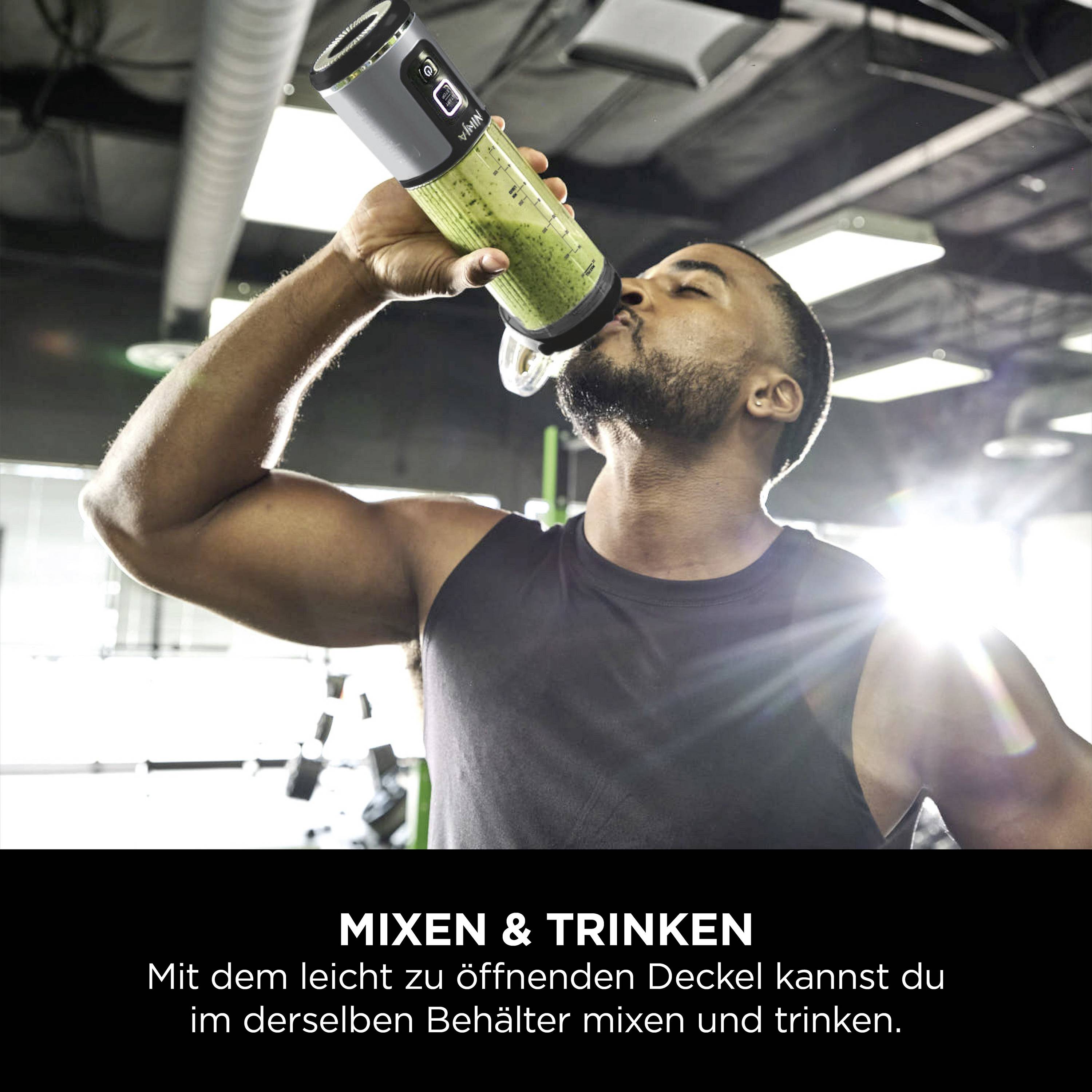 Un homme boit à partir d'un mixeur portable dans une salle de sport. Texte en dessous : 'Mixer & Boire' avec explication sur l'utilisation pratique.