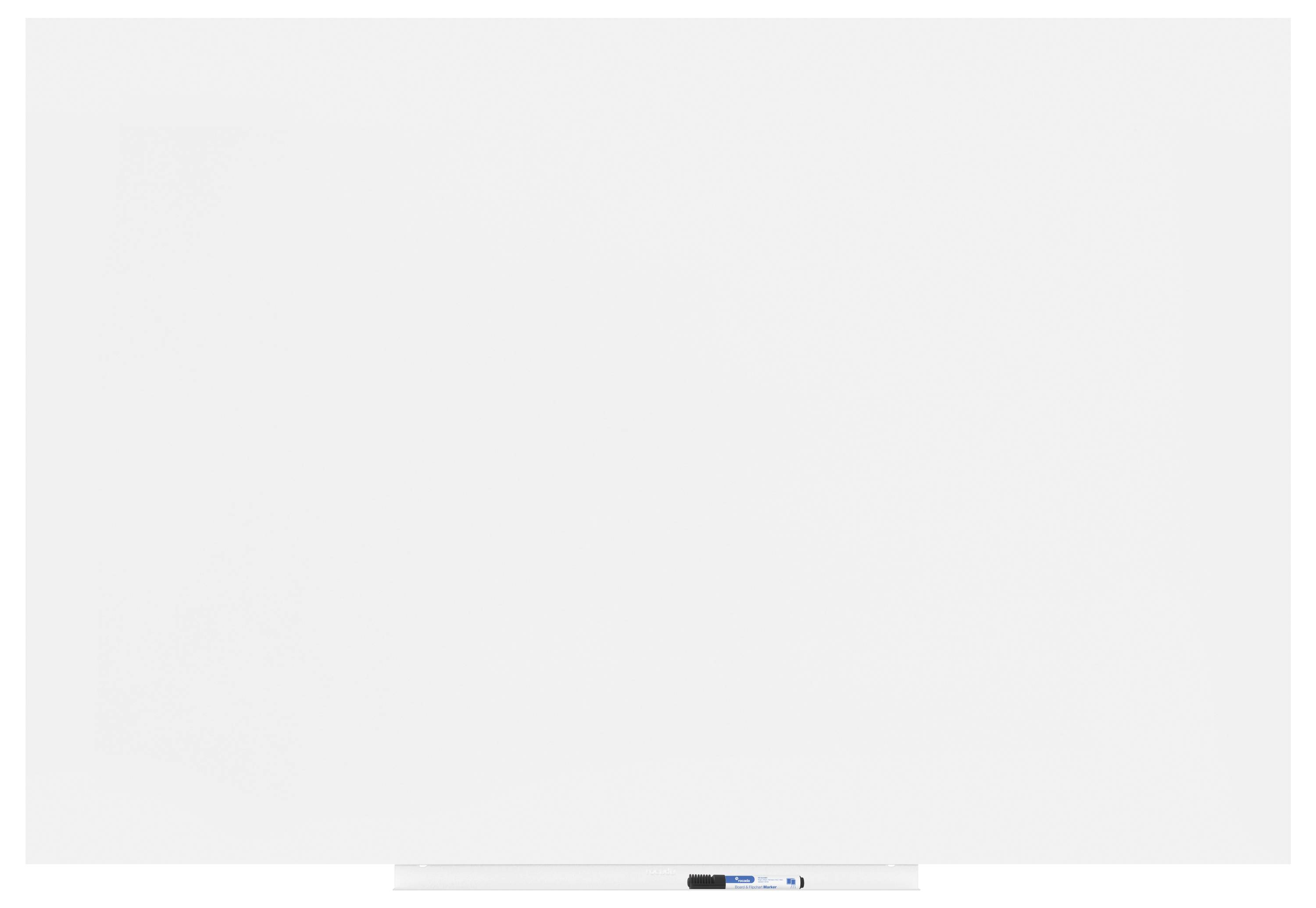 Un tableau blanc vierge, lumineux et propre, sans inscription ni dessin, prêt à être utilisé.