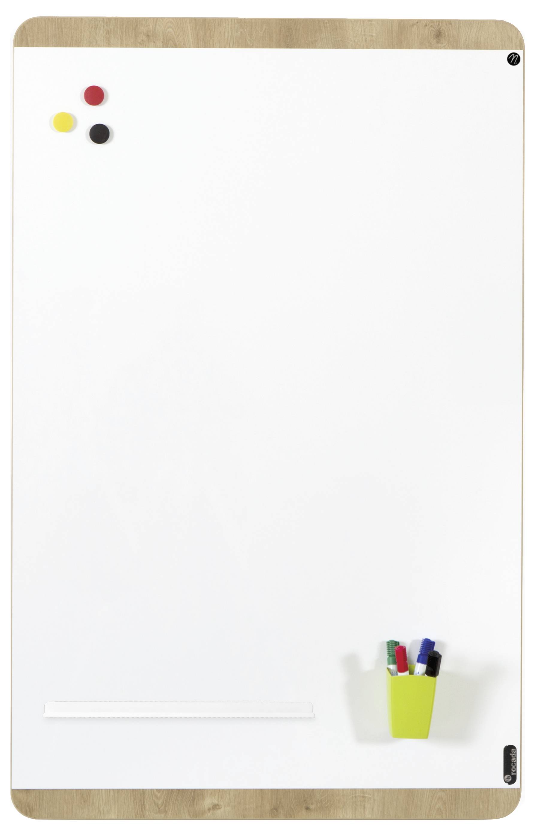 Un tableau blanc vierge avec un support vert pour marqueurs en bas à droite. Trois aimants ronds de couleurs rouge, jaune et noir en haut à gauche.