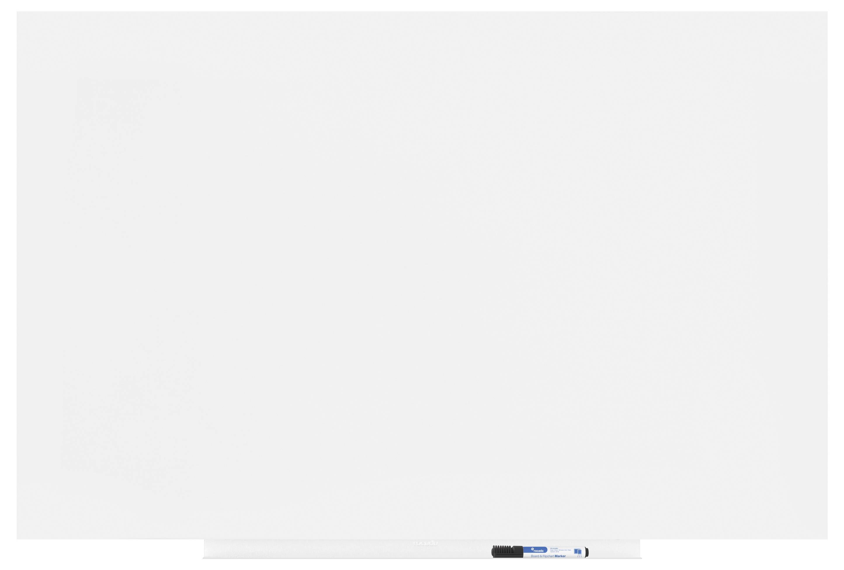 Un tableau blanc vierge avec un stylo noir placé au bord inférieur.