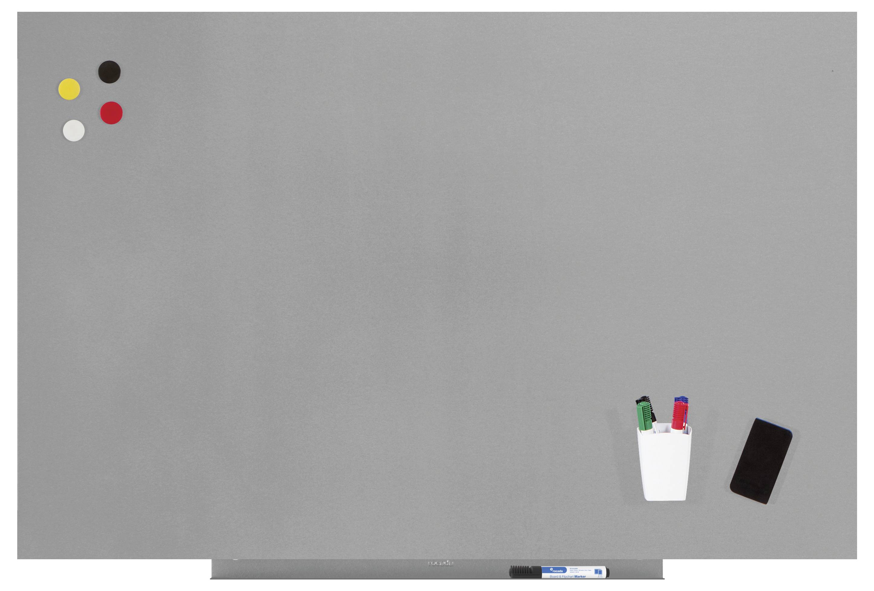 Un tableau magnétique gris avec quatre points de couleur (jaune, rouge, noir, blanc) en haut à gauche, des marqueurs dans un support et un smartphone à droite.