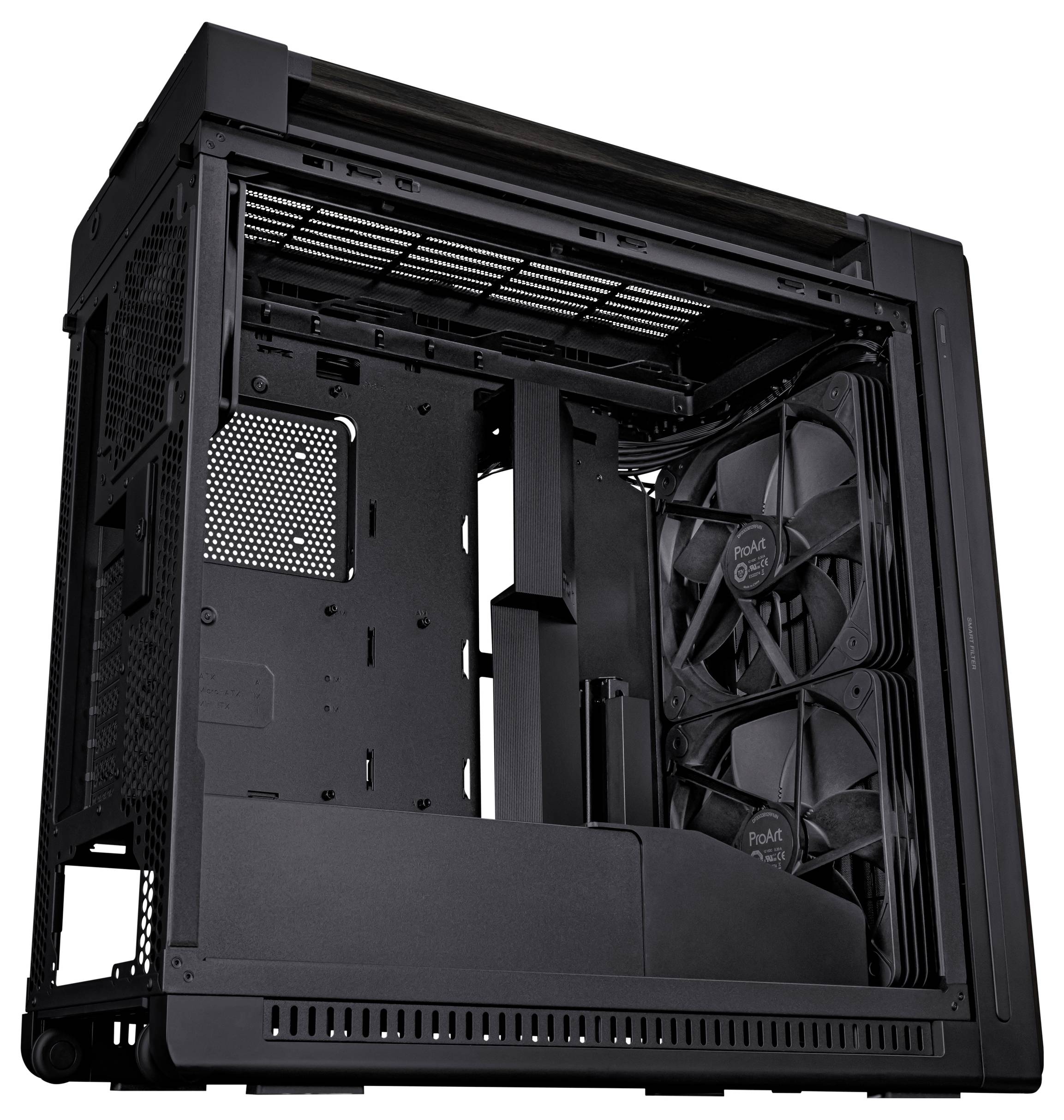 Un boîtier PC noir avec un côté ouvert. À l'intérieur, trois grands ventilateurs sont visibles. Il offre beaucoup d'espace pour les composants matériels.