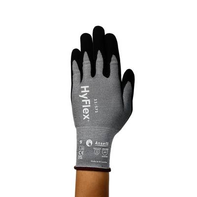 Une main porte un gant de travail HyFlex gris et noir d'Ansell, numéro de modèle 11-531, taille 9.