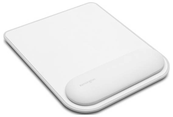 Un tapis de souris blanc avec repose-poignet intégré. Design épuré, idéal pour un travail ergonomique sur ordinateur.